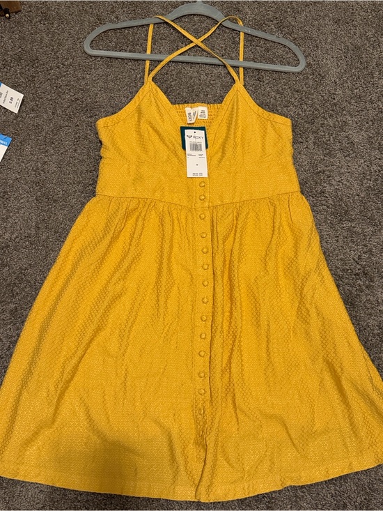 Roxy Dresses & Skirts - Roxy Golden Lights Yellow Textured V-Neck Dress